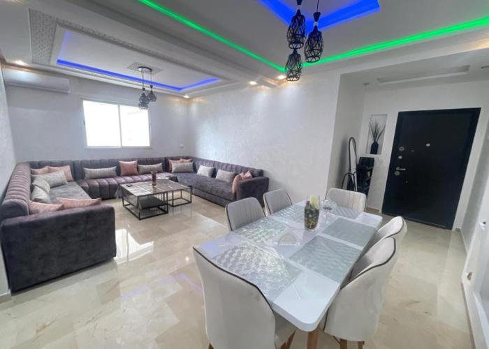 Bel appartement avec piscine à deux pas de la mer