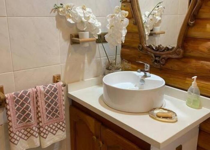 Casa de ensueño con piscina, quincho y acceso lago