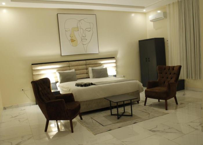 Urban Hotel Suites