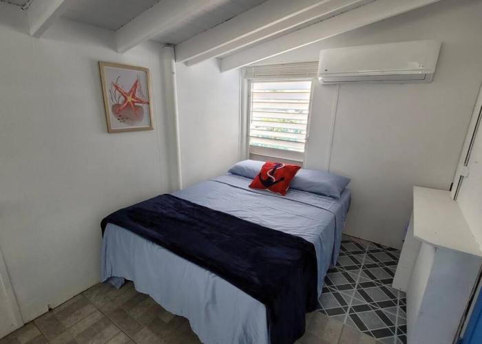 Container 1 with pool, free wifi fully equiped
