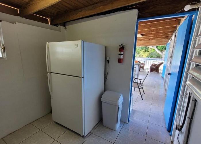 Container 1 with pool, free wifi fully equiped