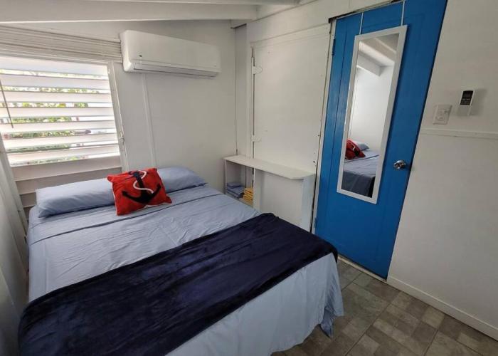 Container 1 with pool, free wifi fully equiped