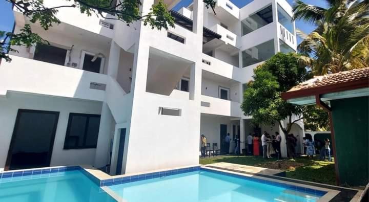 Ro Rich Hotel