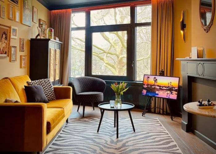 City Apartment With Canalview at Canalhouse-Majestic