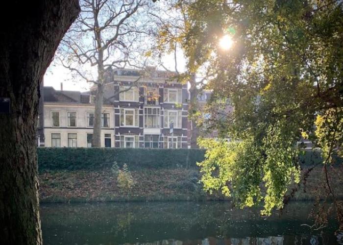 City Apartment With Canalview at Canalhouse-Majestic