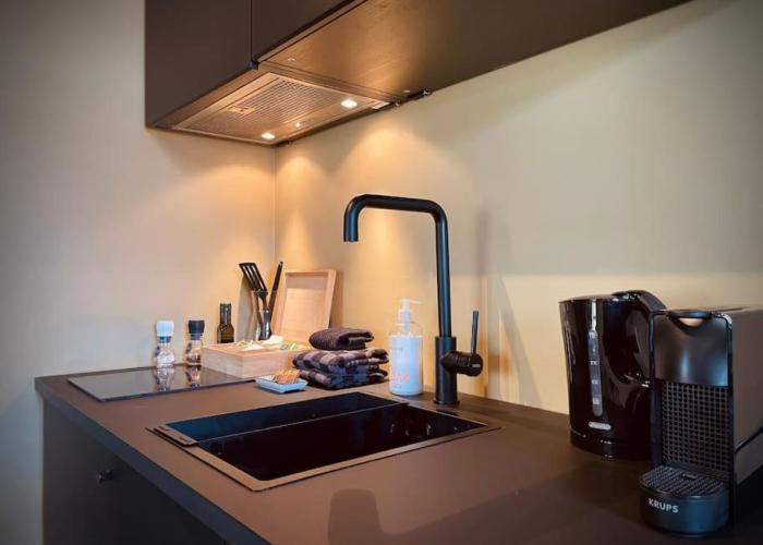 City Apartment With Canalview at Canalhouse-Majestic