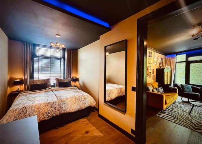 City Apartment With Canalview at Canalhouse-Majestic