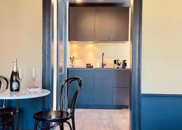 City Apartment With Canalview at Canalhouse-Majestic