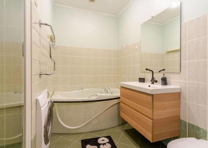 Sunny flat in art nouveau area