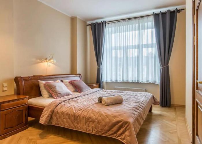 Sunny flat in art nouveau area