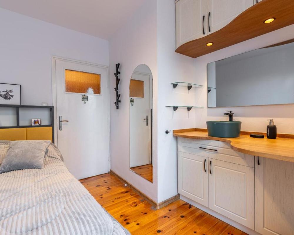 фото Spacious 3-BR Central Retreat
