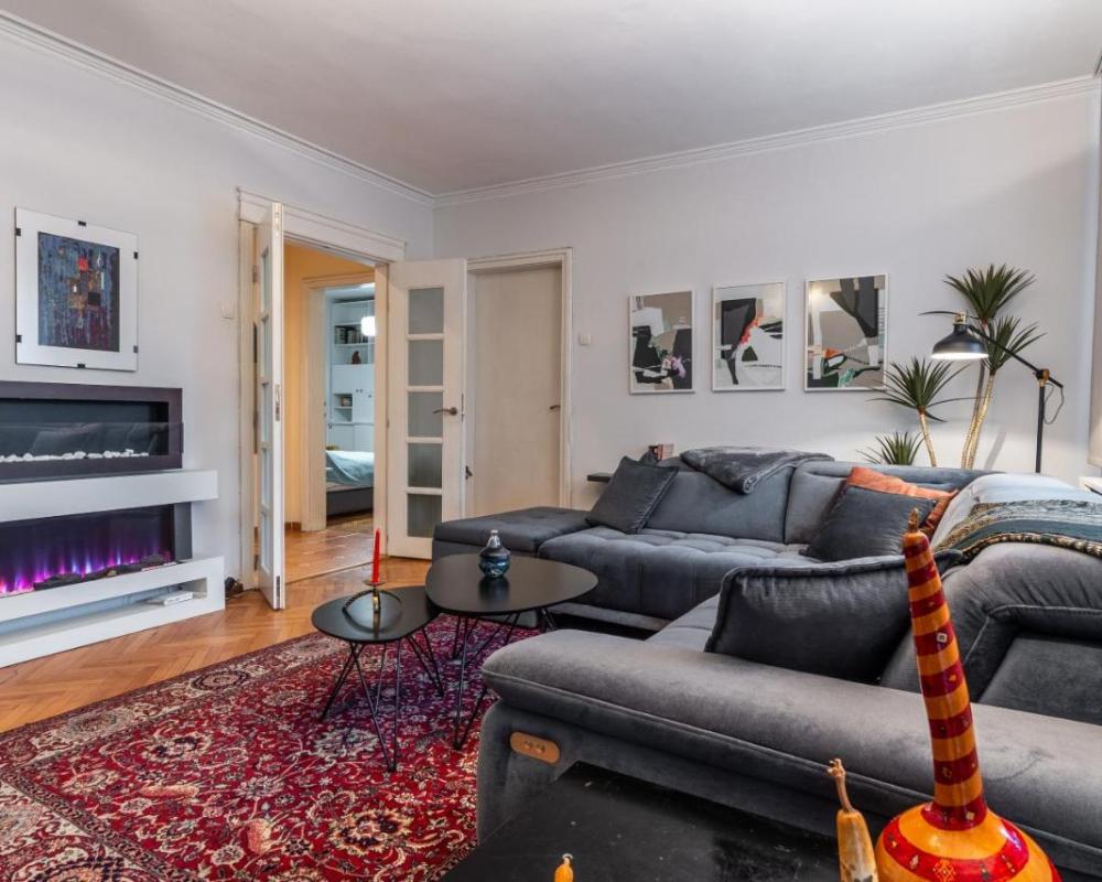 фото Spacious 3-BR Central Retreat