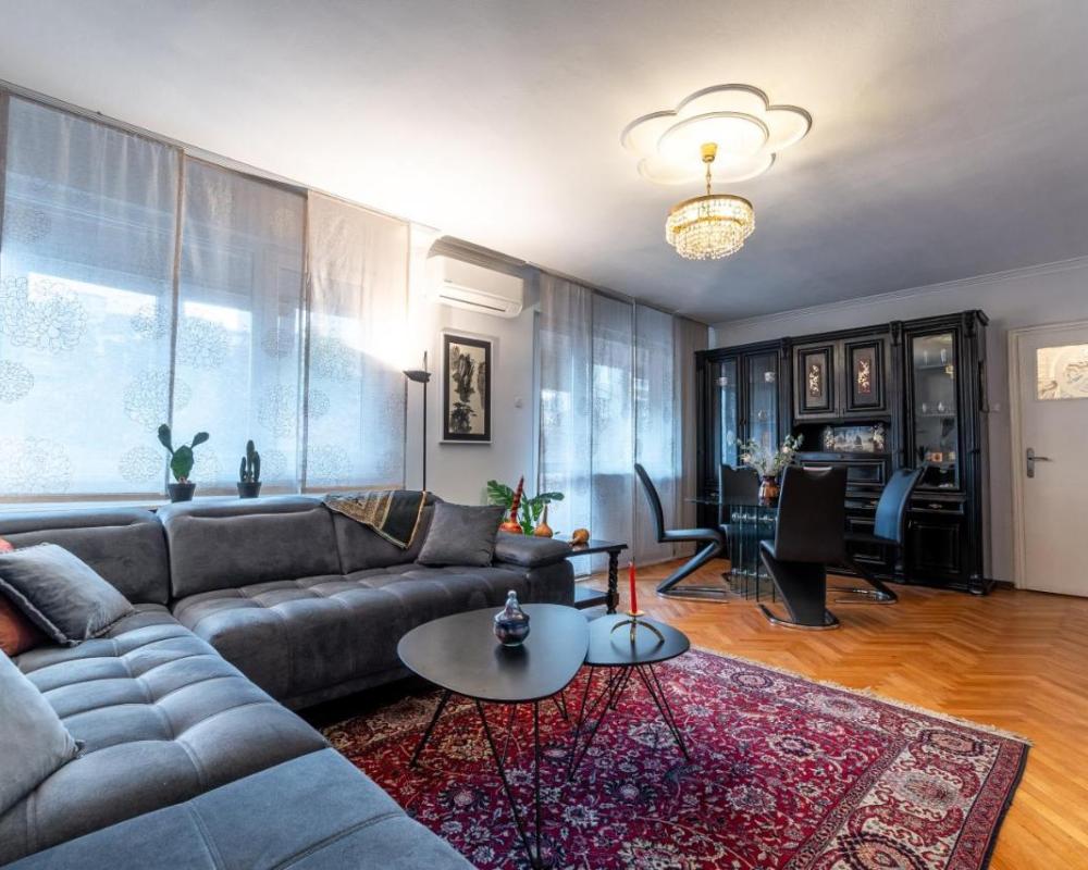 фото Spacious 3-BR Central Retreat