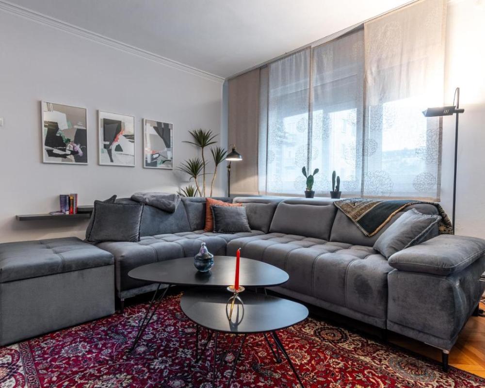 фото Spacious 3-BR Central Retreat