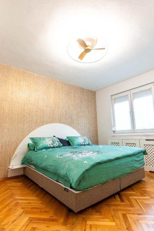 фото Spacious 3-BR Central Retreat