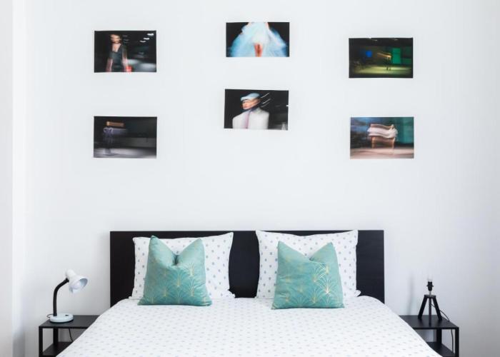 Escape in photos in top centre apartment