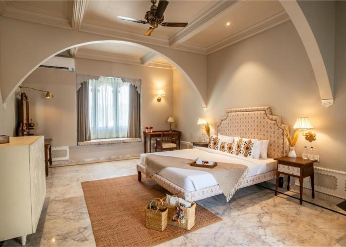 Daulatgarh Resort and Spa