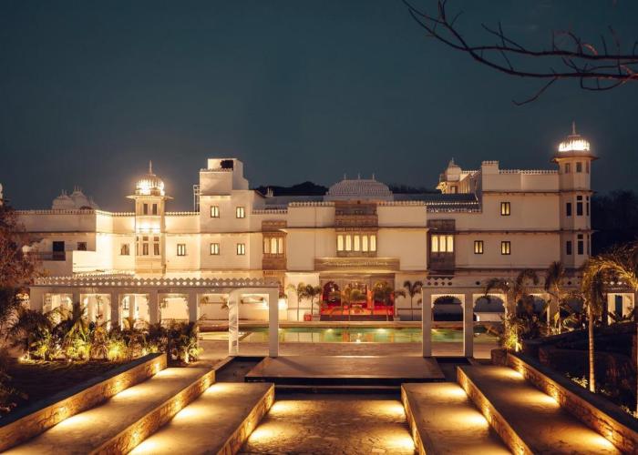 Daulatgarh Resort and Spa
