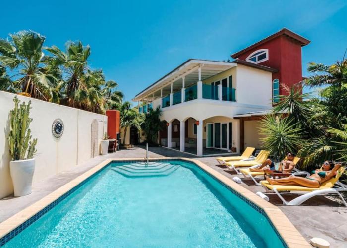Private Villa and Apartment with Pool in Palm Beach