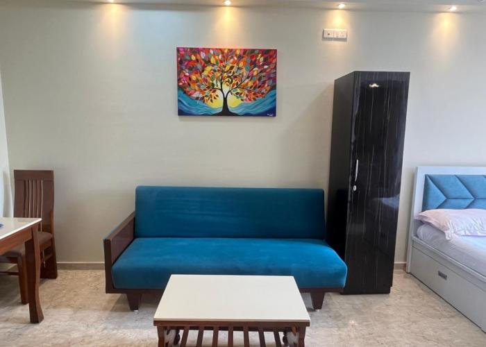 Picturesque LakeView Studio Apartment Hiranandani Estate Thane