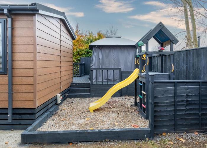 York Family Luxury Cabin with hot tub