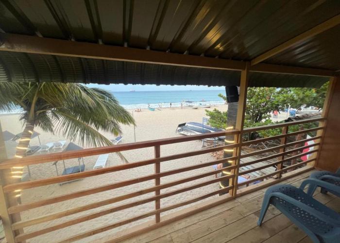 Golden Beach Hotel & Restaurant