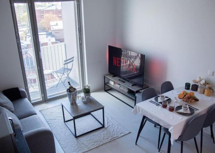 Elegant Penthouse Loft - Near the Airport
