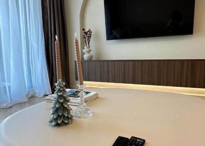 High End Elegant Living & Free Parking