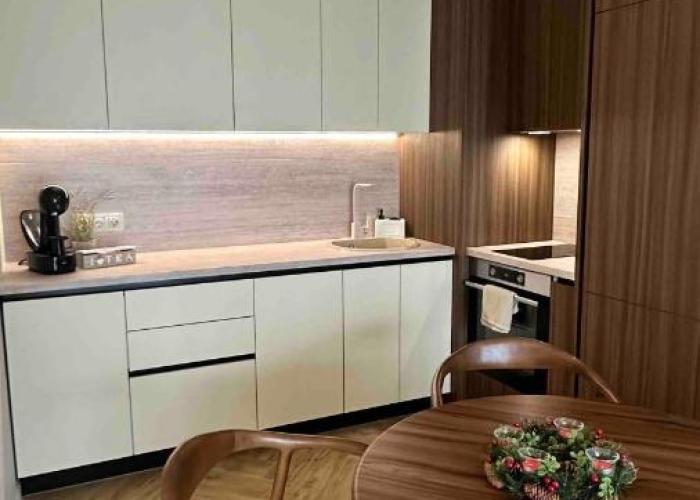 High End Elegant Living & Free Parking