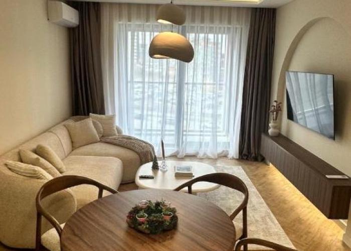 High End Elegant Living & Free Parking