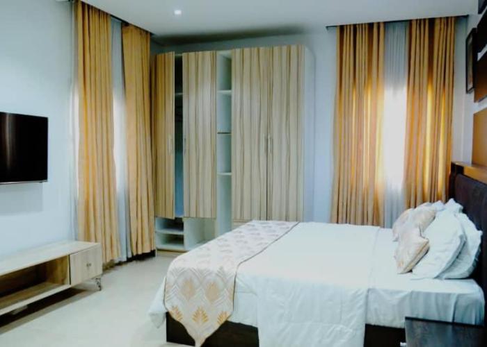 Elegant & Stylish 4BR Apartment