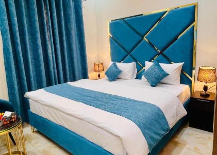 Holiday Guest House Lahore