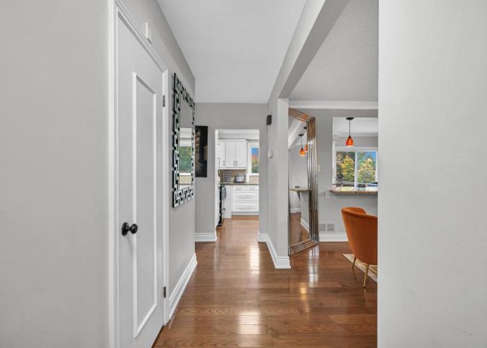 Modern 5BR Home with Office and Parking and WiFi