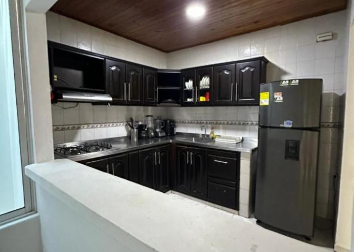 Casa con tres dormitorios y garaje