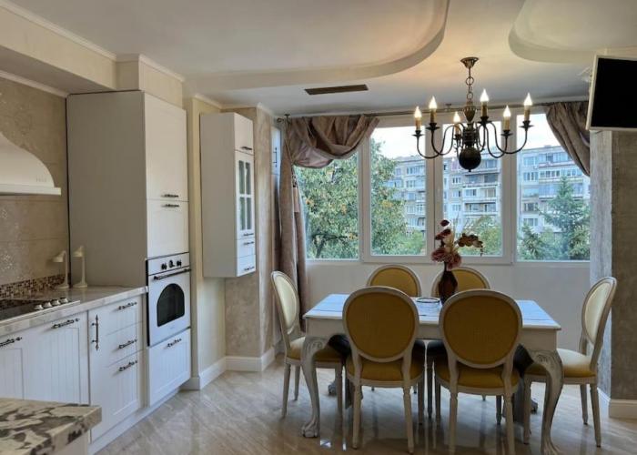 Ellie Soe Apartment Free parking 5 min to Metro