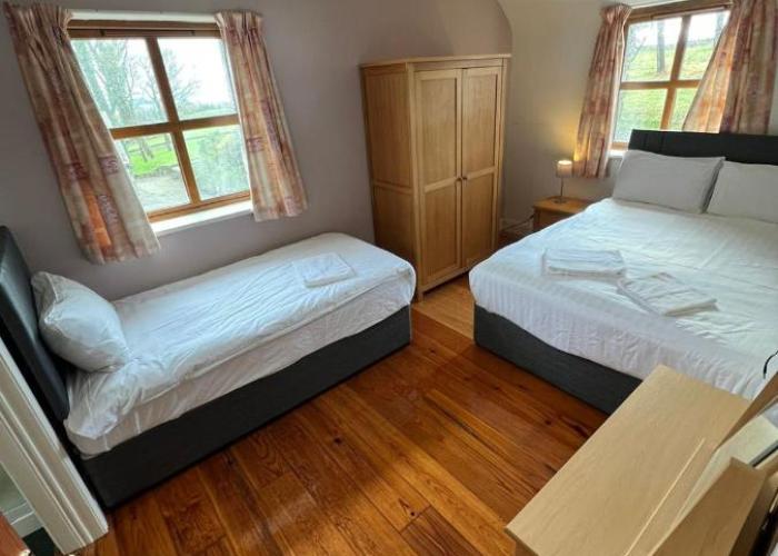 7 Clos Na Feirme Four Bedroom House With Hot Tub