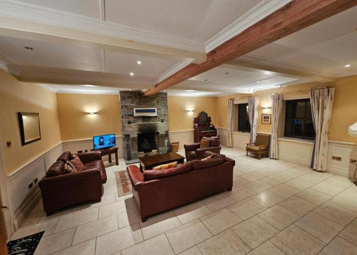 3 Clos Na Feirme Three Bedroom House with Hot Tub