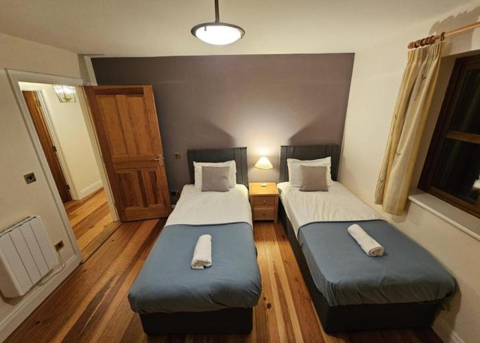 8 Clos Na Feirme Three Bedroom House with Hot Tub