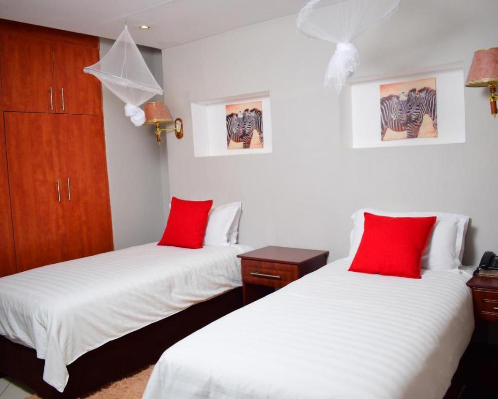 фото Wingate Hotel