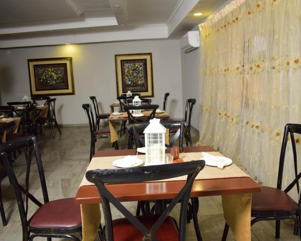 фото Wingate Hotel