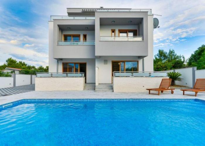 Villa with pool, 50 m from the sandy beach - ID 2209 by Traveler tourist agency Krk