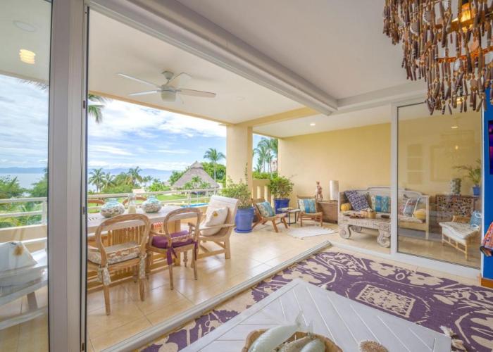 Condo Seabreeze - Beachfront Comfort in Faro de Mita