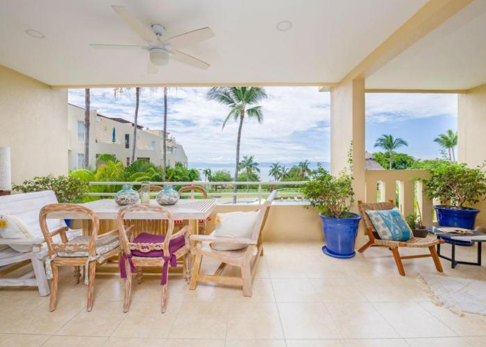 Condo Seabreeze - Beachfront Comfort in Faro de Mita