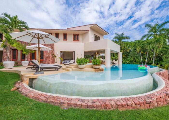 Villa Alamanda in Lagos del Mar