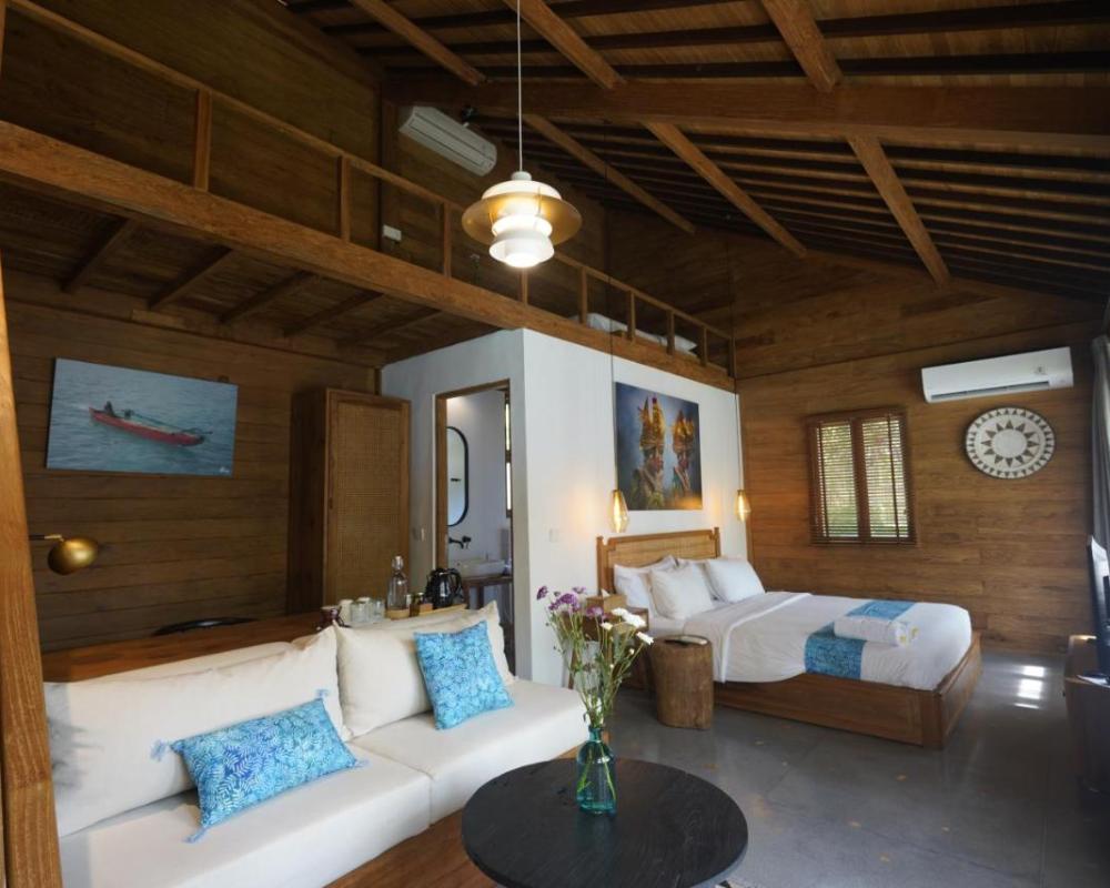 Pool & Jungle View Family Room in Kaba-Kaba