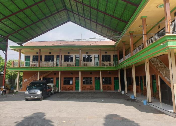 OYO 92693 Houstel Darma Syariah