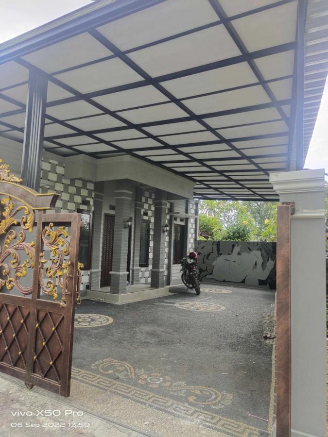 The hidden cliff of North Bali