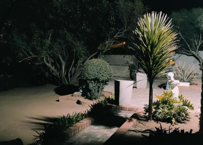 Genius Guesthouse & Tours