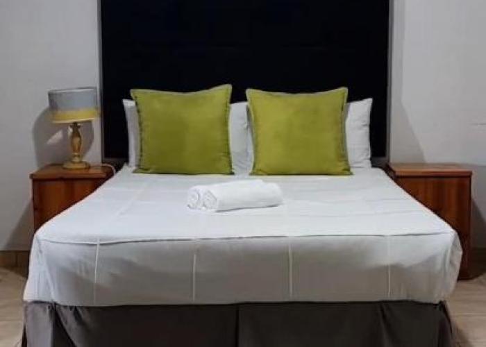 Genius Guesthouse & Tours