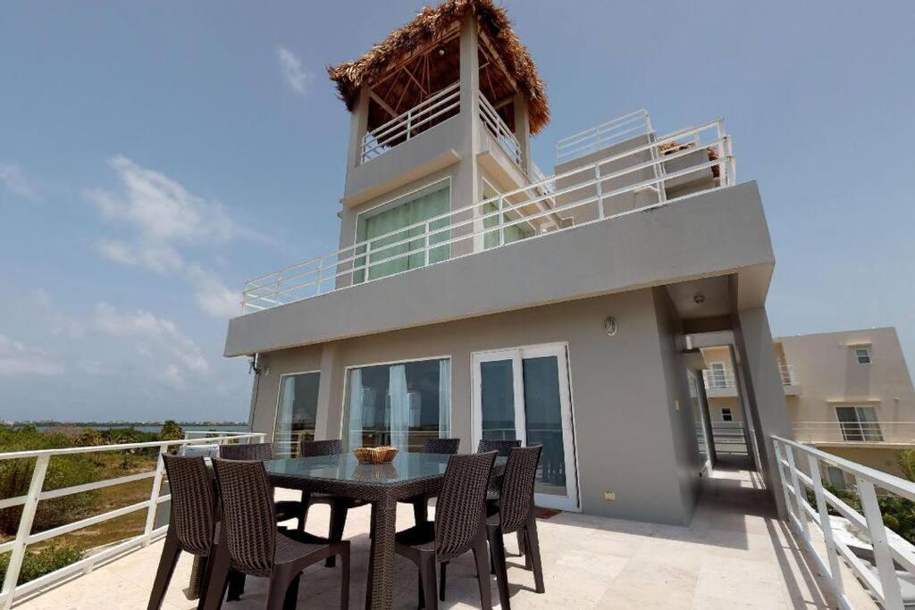фото Villa White
